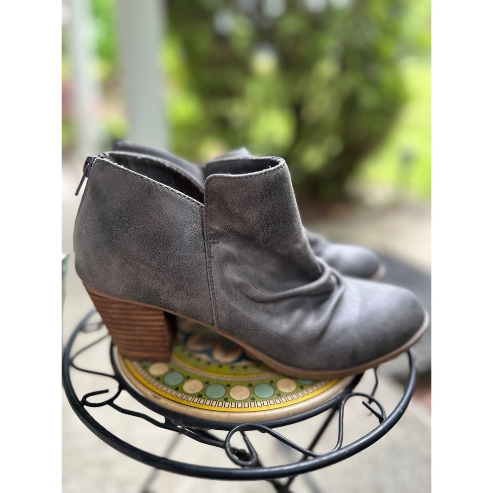 Report Clarice Heeled Booties Gray Ankle Boots with Zipper Woman's‎ Size 8.5 NWT